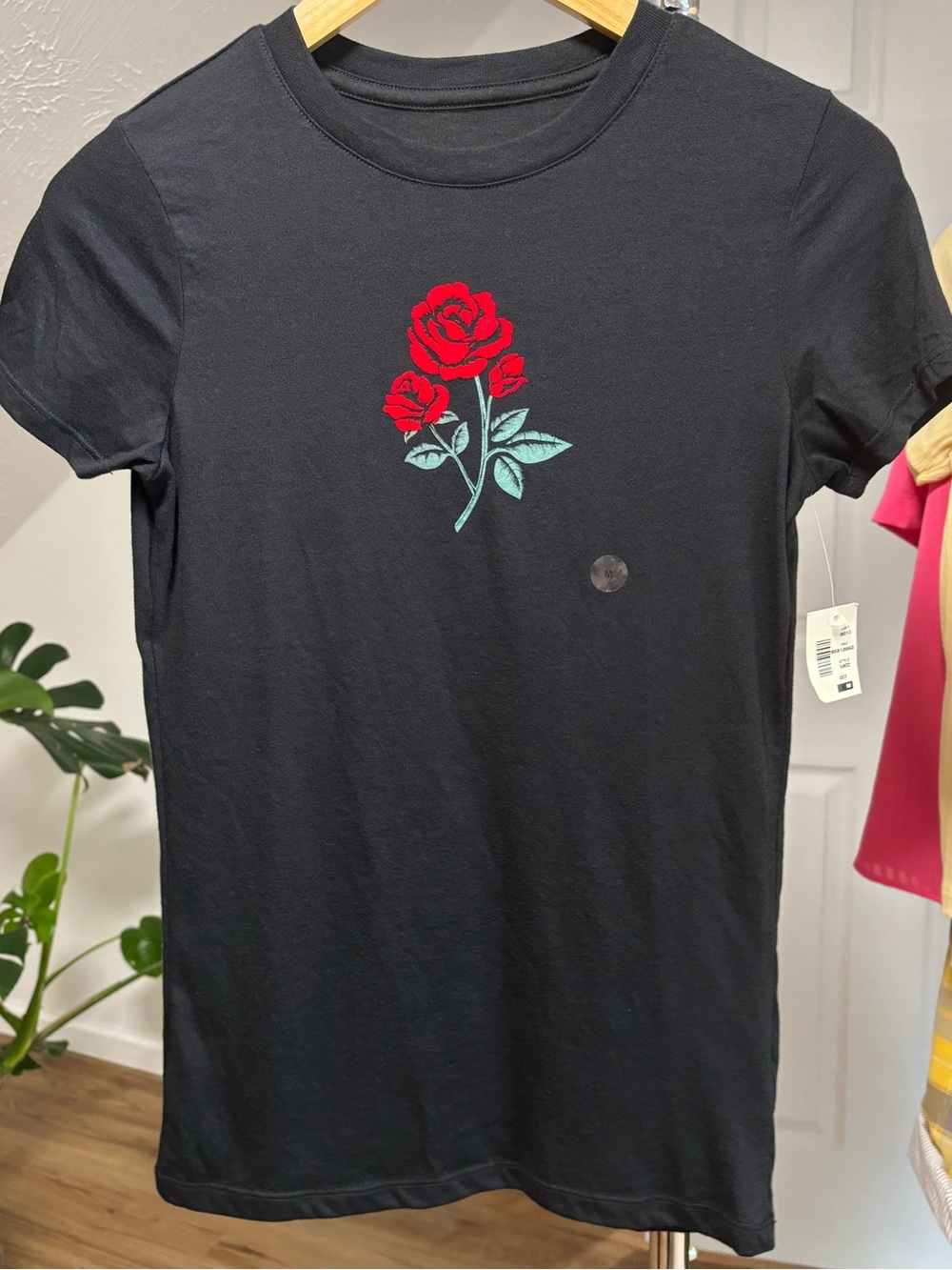 aeropostale NWT classic crewneck with velvet rose, medium